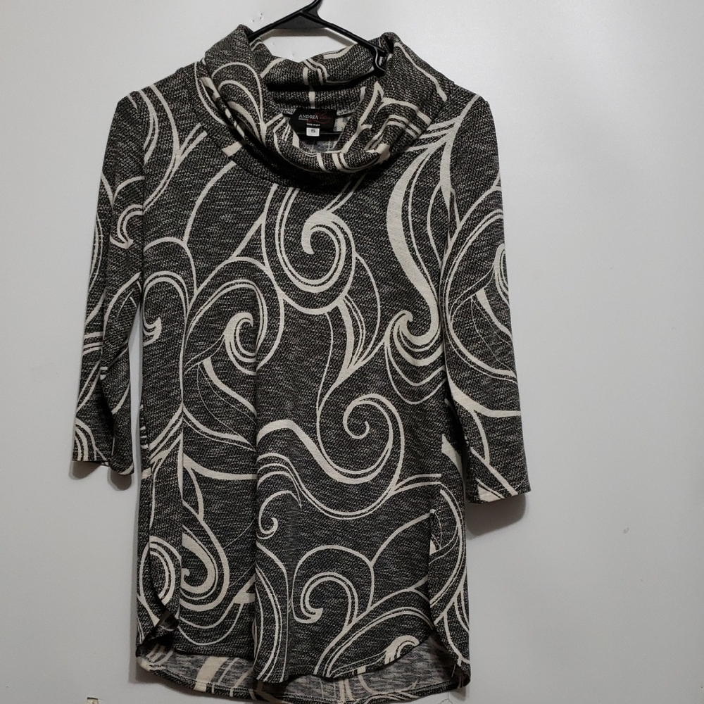 ANDRIA LIEU Elegant Black and Cream Swirl‎ Pattern 3/4 Sleeve Tunic